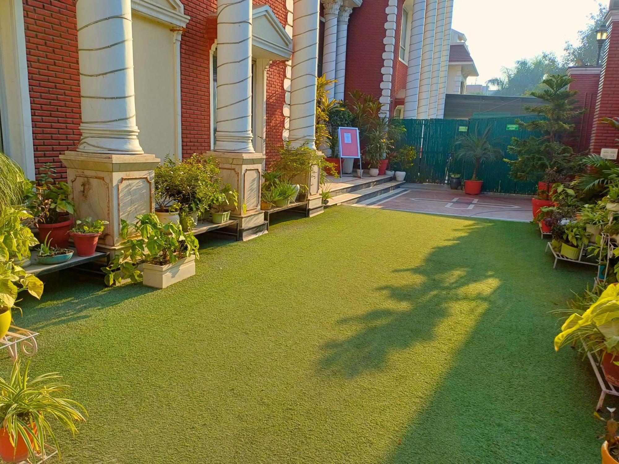 Hotel Cymbal -Sector 31 Gurgaon Exterior photo